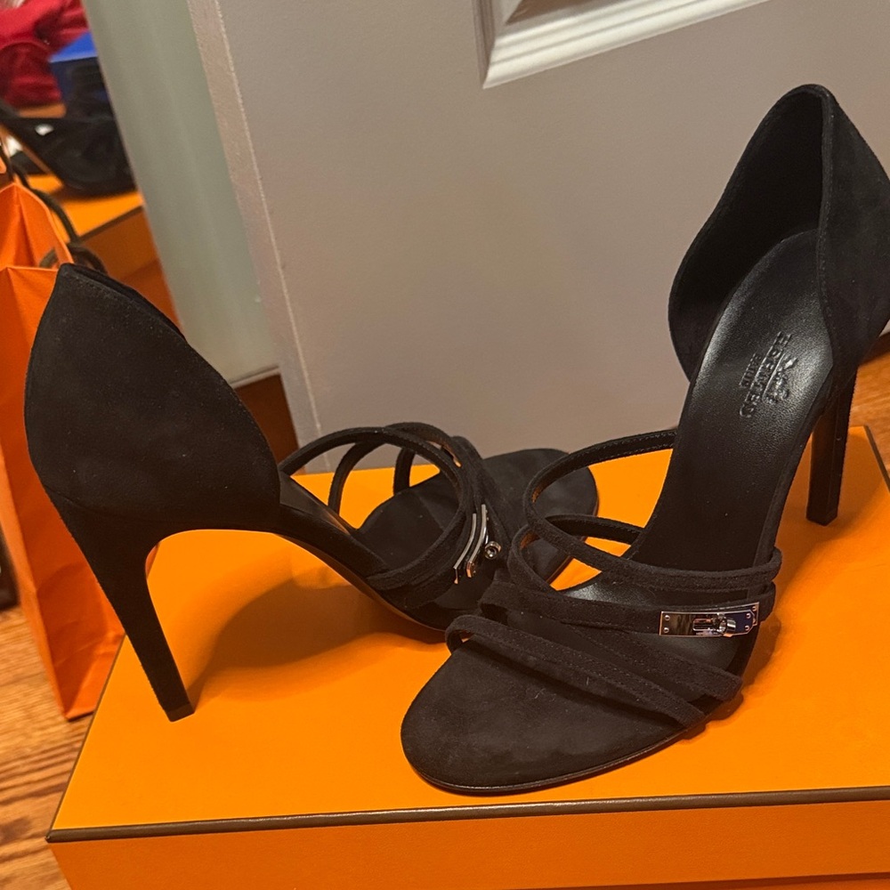 Hermes Lipstick 105 Black Suede Strappy High Heel Sandals